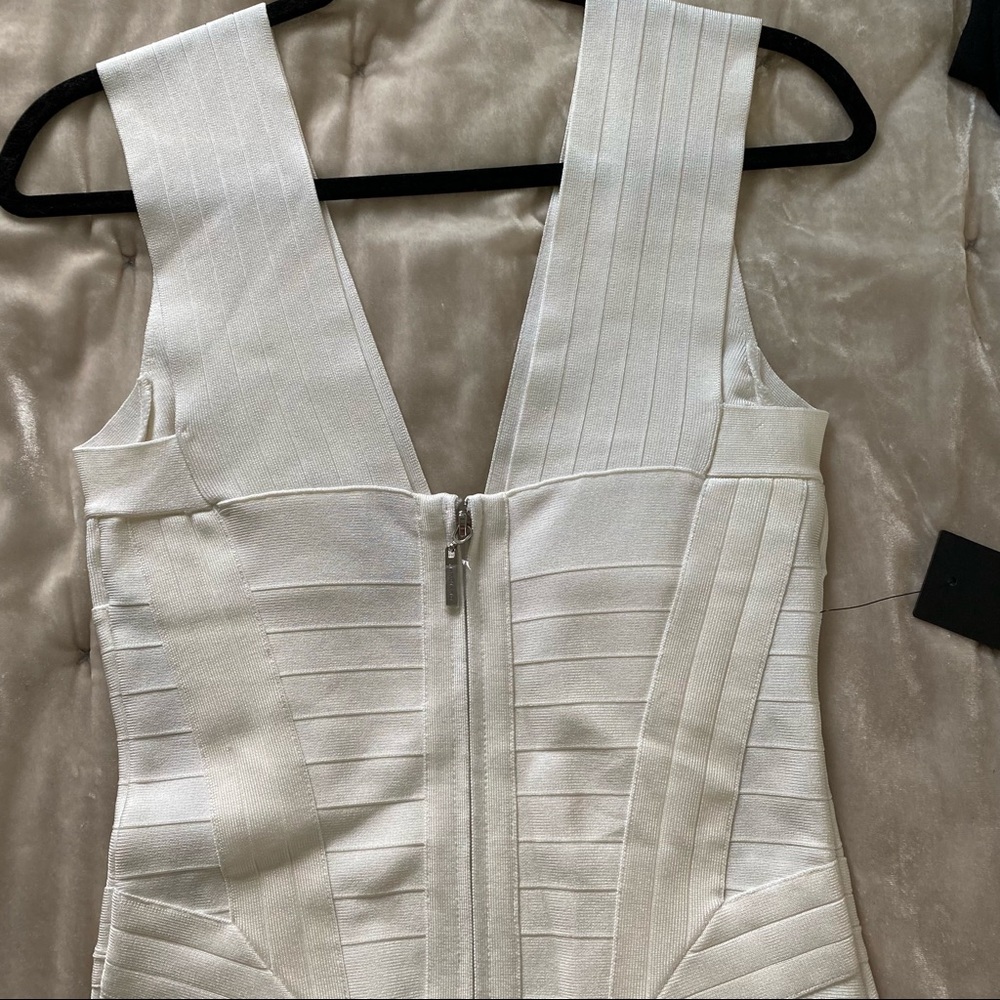 NWT Marciano Bridget Bandage Dress in Macadamia plunge v-neck back zip medium - Picture 8 of 16